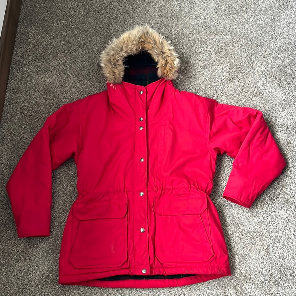 Vintage Red Woolrich Women’s Coat with Wool interior and fur trim Size M